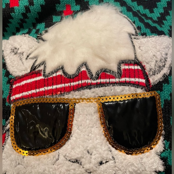 Cool Llama Christmas Sweater - Picture 5 of 6
